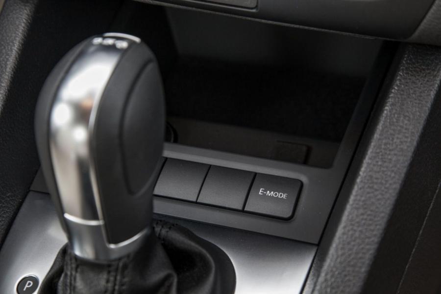  Volkswagen Jetta Hybrid 2012 года  (фото 49 из 133)